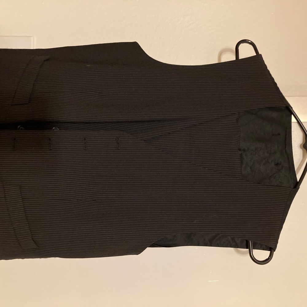 Express Suit - Picture 4 of 9